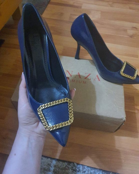 Pantofi Benaza albastru închis cu accesoriu