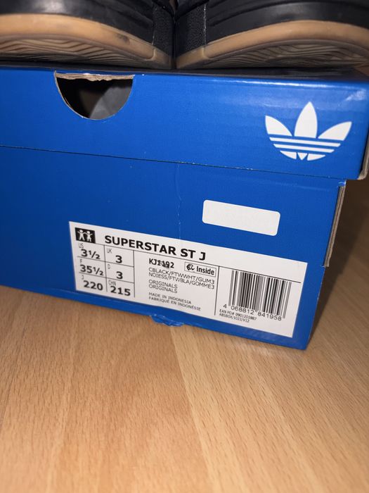adidas Originals Superstar ST