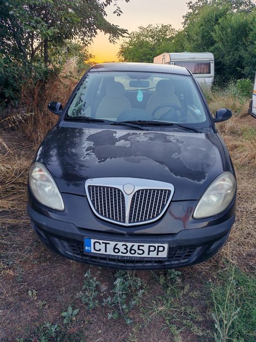 Продавам ланча ипселон