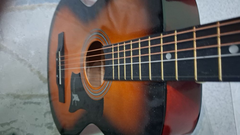 Гитара акустическая
