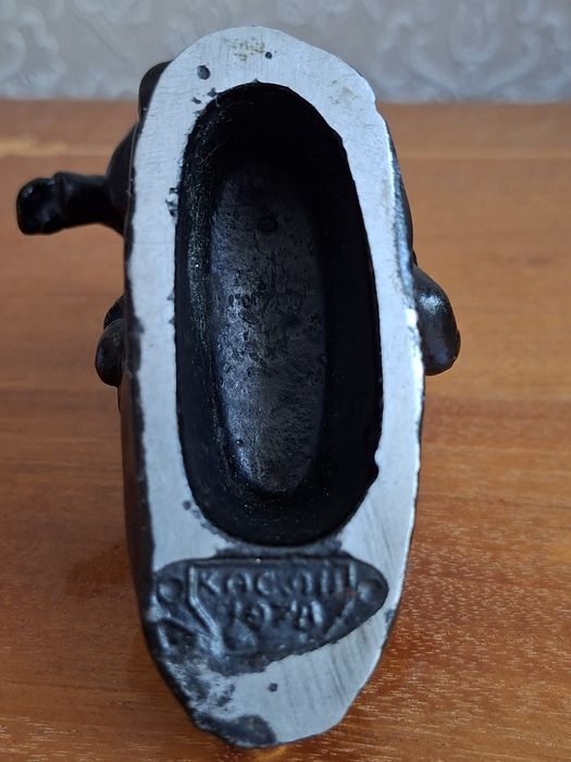 Продам фигурку "касли"