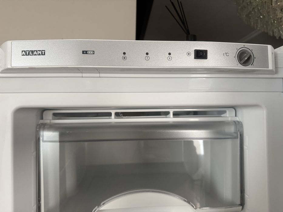 Морозильник Atlant М 243 л белый