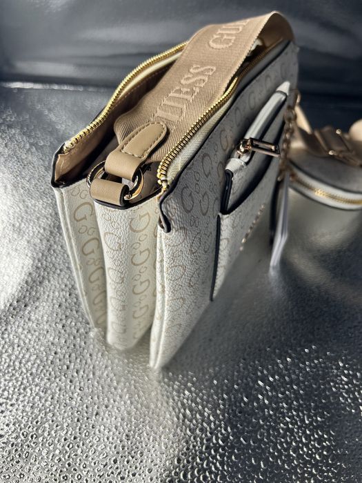 Poseta de dama Guess noua cu eticheta