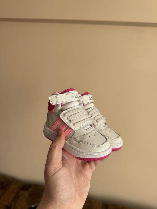 Adidas hoops pentru fetite