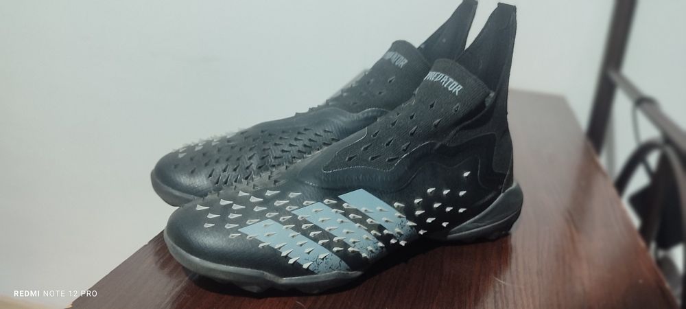 Бутсы adidas predator