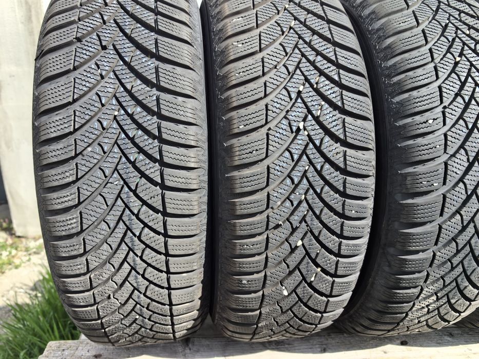 195/65/15 Семперит ДОТ 2024 г - Като нови