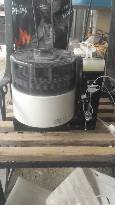 Атомный мпектромерт вместе с семплером