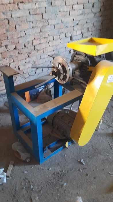 Yengil avtomashinalar temir diskalarini to'g'irlagich moslamasi