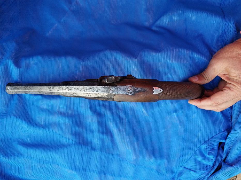 Стар капсулен пищов.