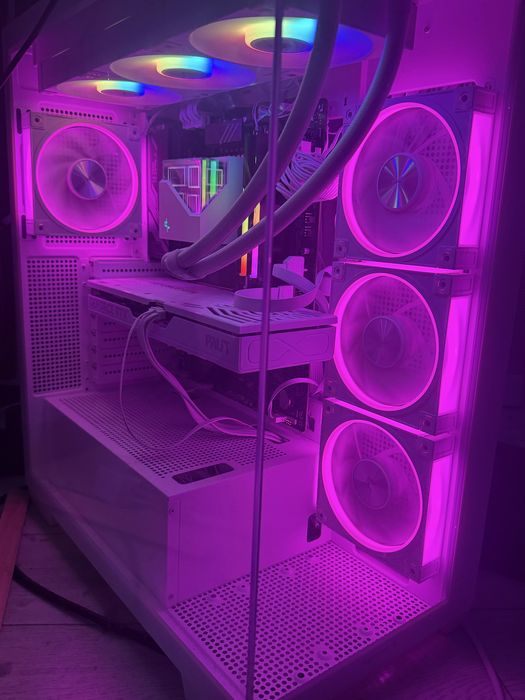 RTX 5070 + i5-13600kf