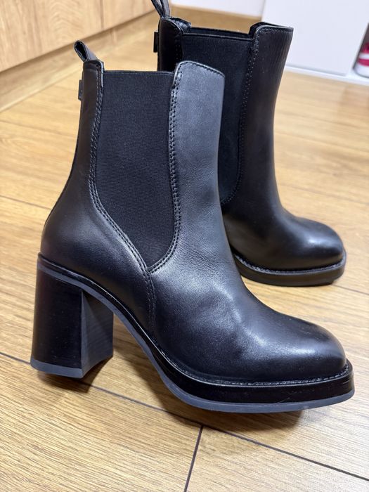 Боти CCC естествена кожа размер 38 нови , 70.00 лв