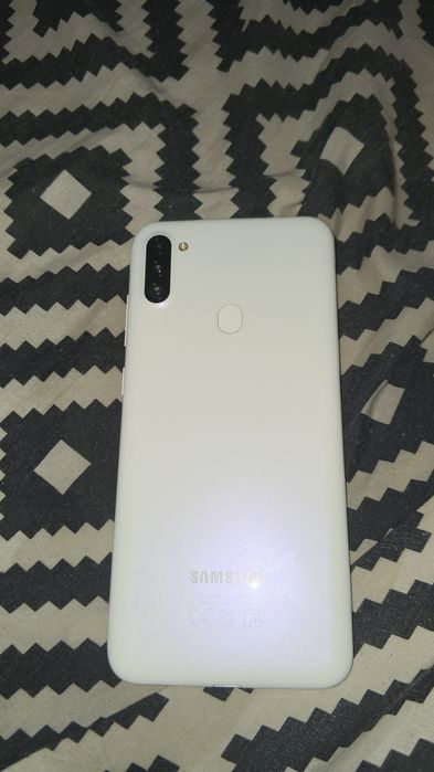 SAMSUNG A 11 почти новый