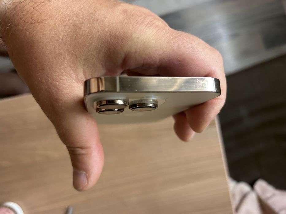 Телефон IPhone 14 pro