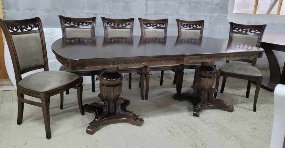 Mobila ,masa cu scaune ,de lemn masiv,