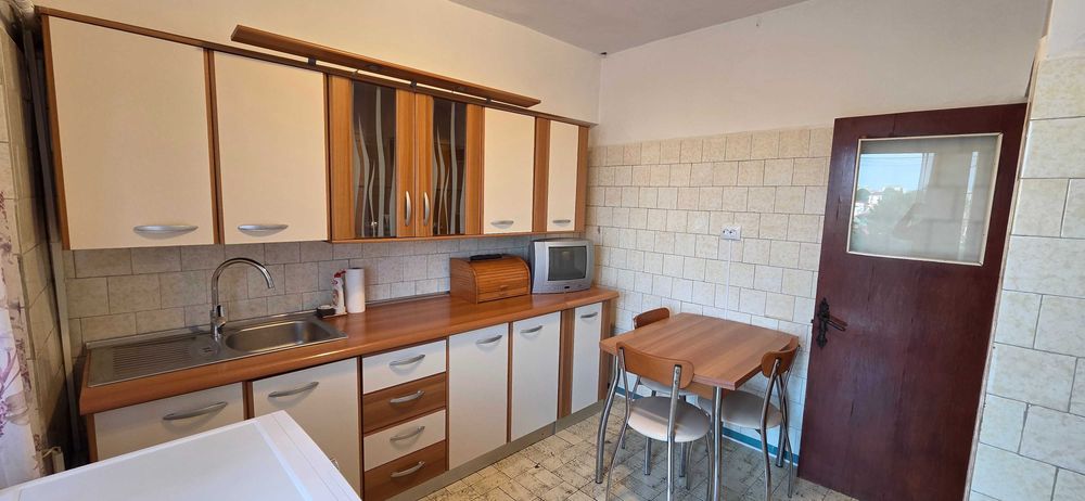 Proprietar, vand apartament 4 camere, ultracentral, Targoviste