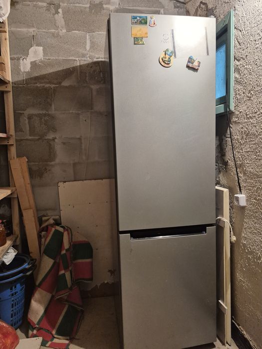 Холодильник indesit