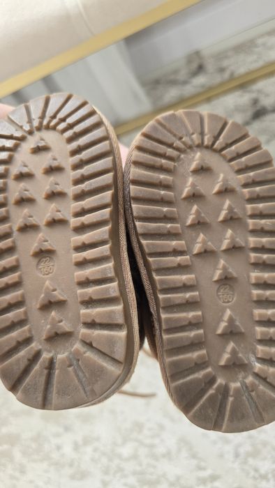 Продам детский обувь 2000тт