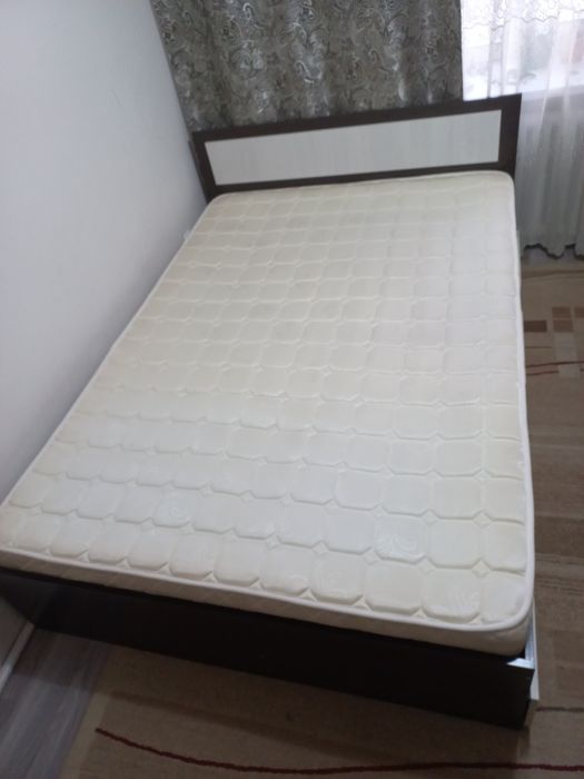 Двухспальная кровать