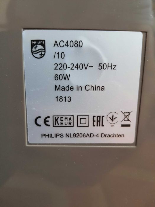 Продавам въздухопречиствател + овлажнител Филипс АС 4080/10.