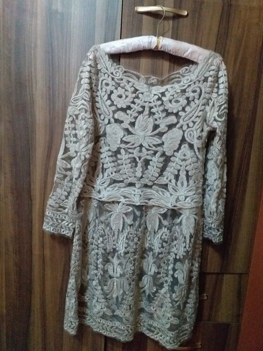 Платье связанное крючком.