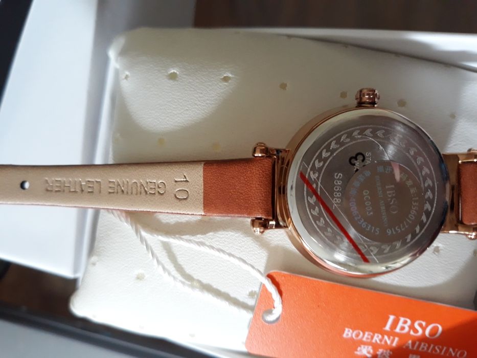 Нови, елегантни дамски часовници с висококачествена кожена каишка