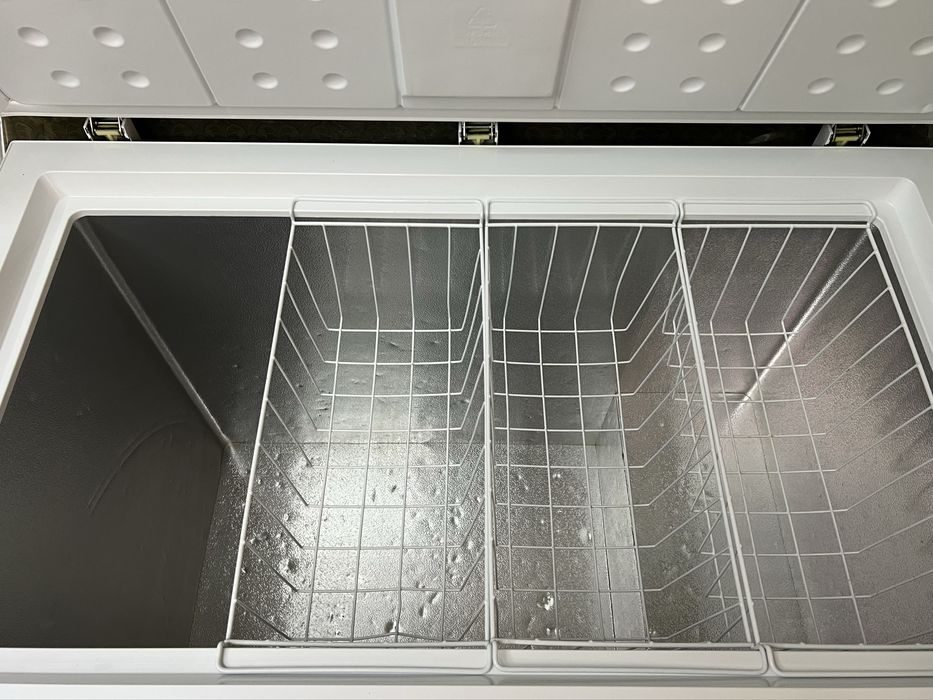 Срочно продам морозилку 290л