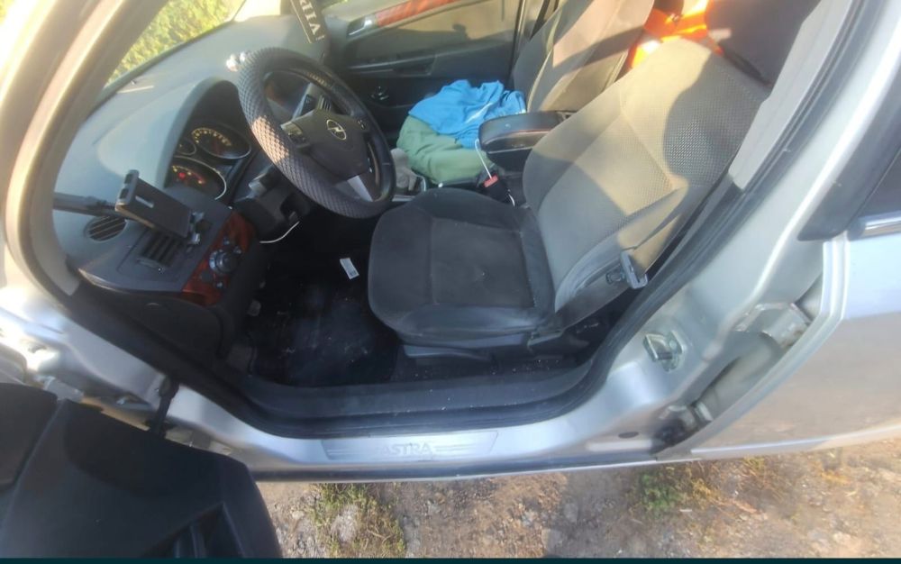 Vând Opel astra h