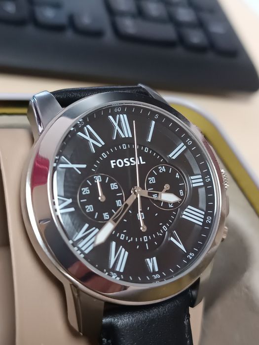 Часовник Fossil grand