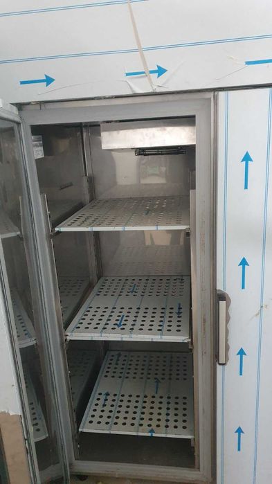 Професионален хладилен шкаф 1330л.