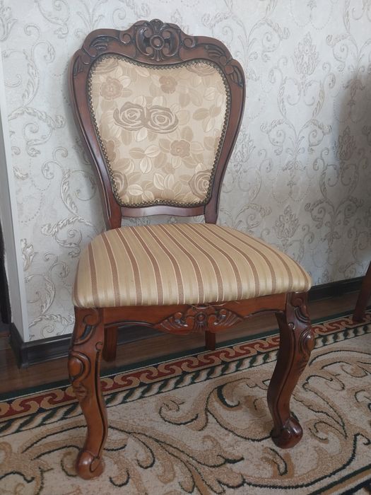 Стол орындықтарымен