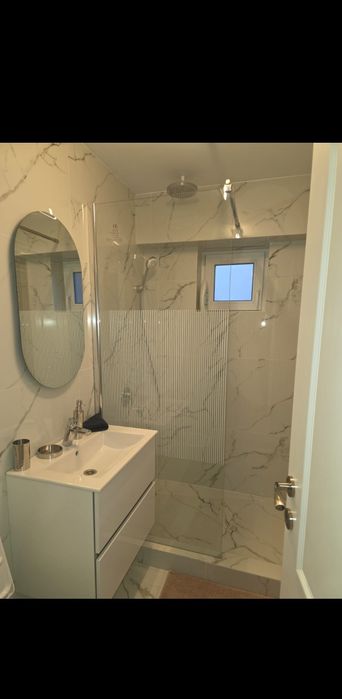 Vand apartament renovat complet