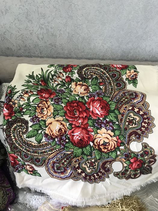 Платки женские новые