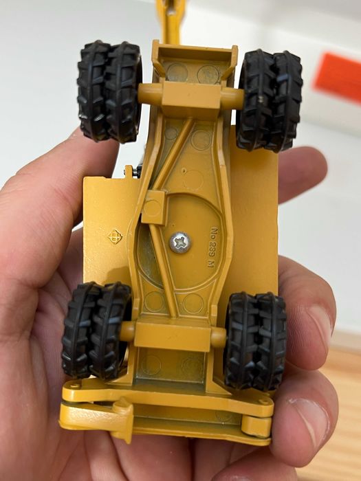 Macheta Metal 1/50 NZG Germany 239 M Eder 835 Excavator Hydraulic