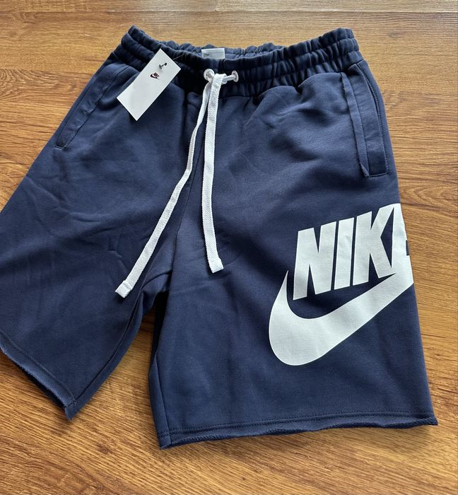 Мъжки,памучни,тъмно сини къси панталонки Nike със страничен надпис