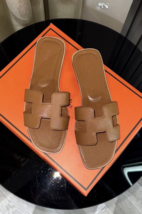Трендовые тапочки Hermes
