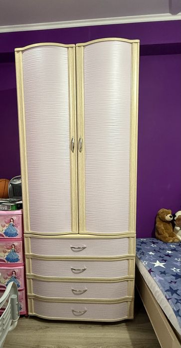 Продам спальный гарнитур