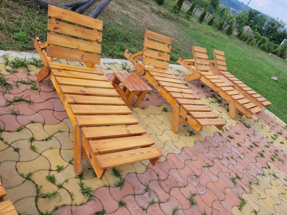 Sezlonguri din lemn uscat de pin nordic