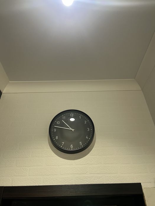 Часы настенные черный элегантные