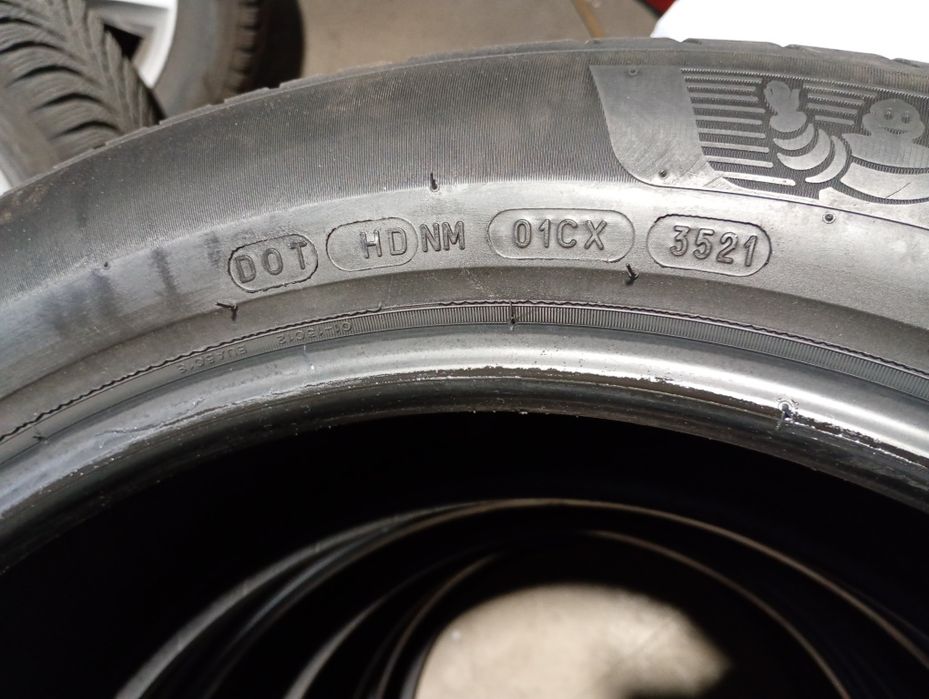 235 50 19 Michelin