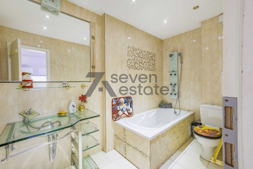 Продава луксозен Мезонет- Център, София