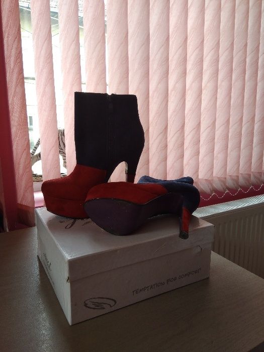 Боти елегантни велурени