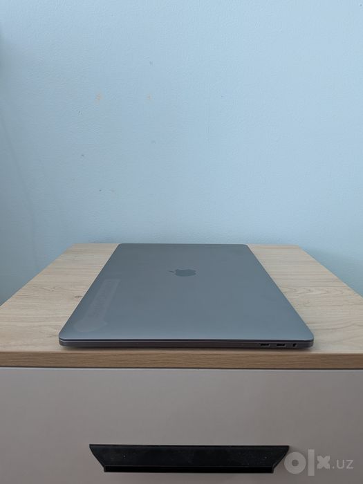 Macbook Pro 15 2019 i7/16/256 Touch Bar