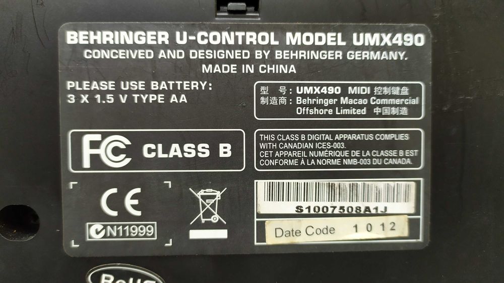 Midi клавиатура bechringer umx49