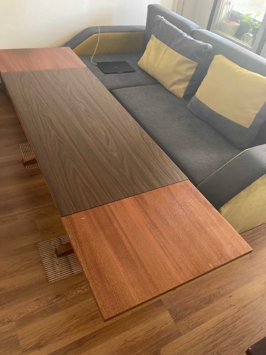 Холна маса масивна и здрава. 120 лв.