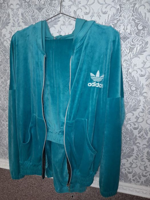 Буу киімдер сатылады