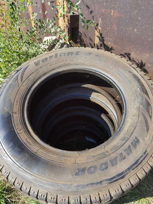 Резина  225/ 75 /16 С