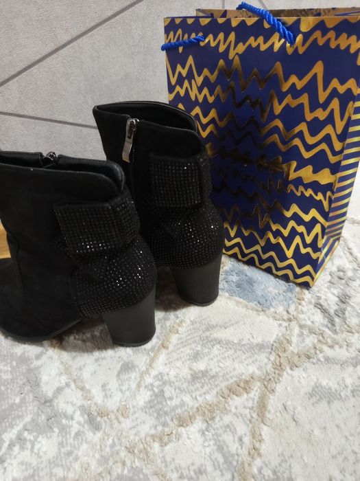 Продам женскую обувь