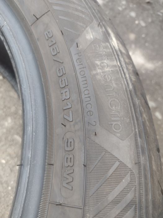 Почти нови 2бр.215/55/17 Good Year UGP dot4824