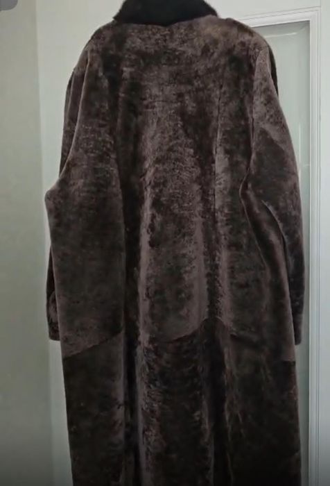 Продам шубу мутон размер 72, можно перешить