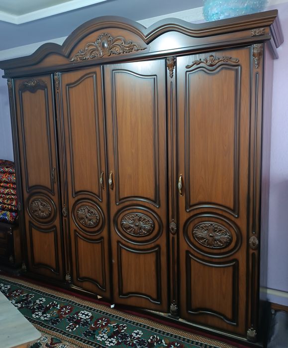 Спалний ва  шкаф сотилади